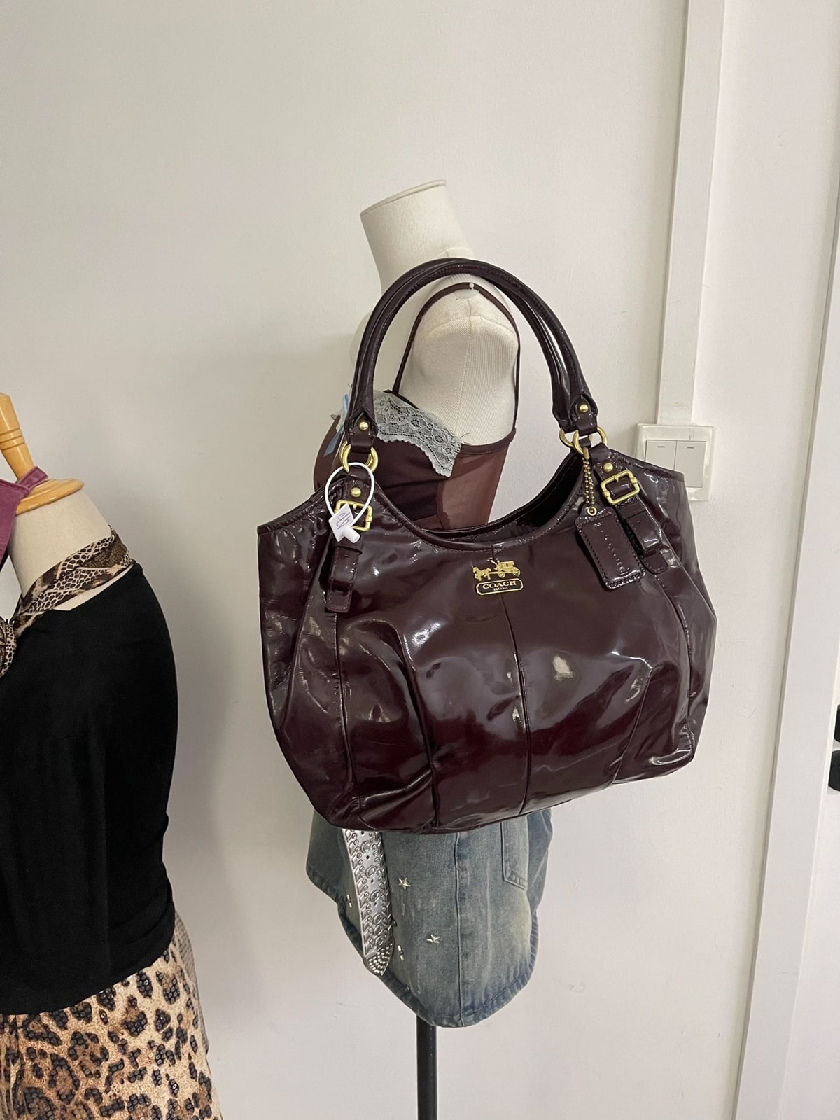 Vintage Coach Burgundy Patent Carryall Shoulder Bag 3