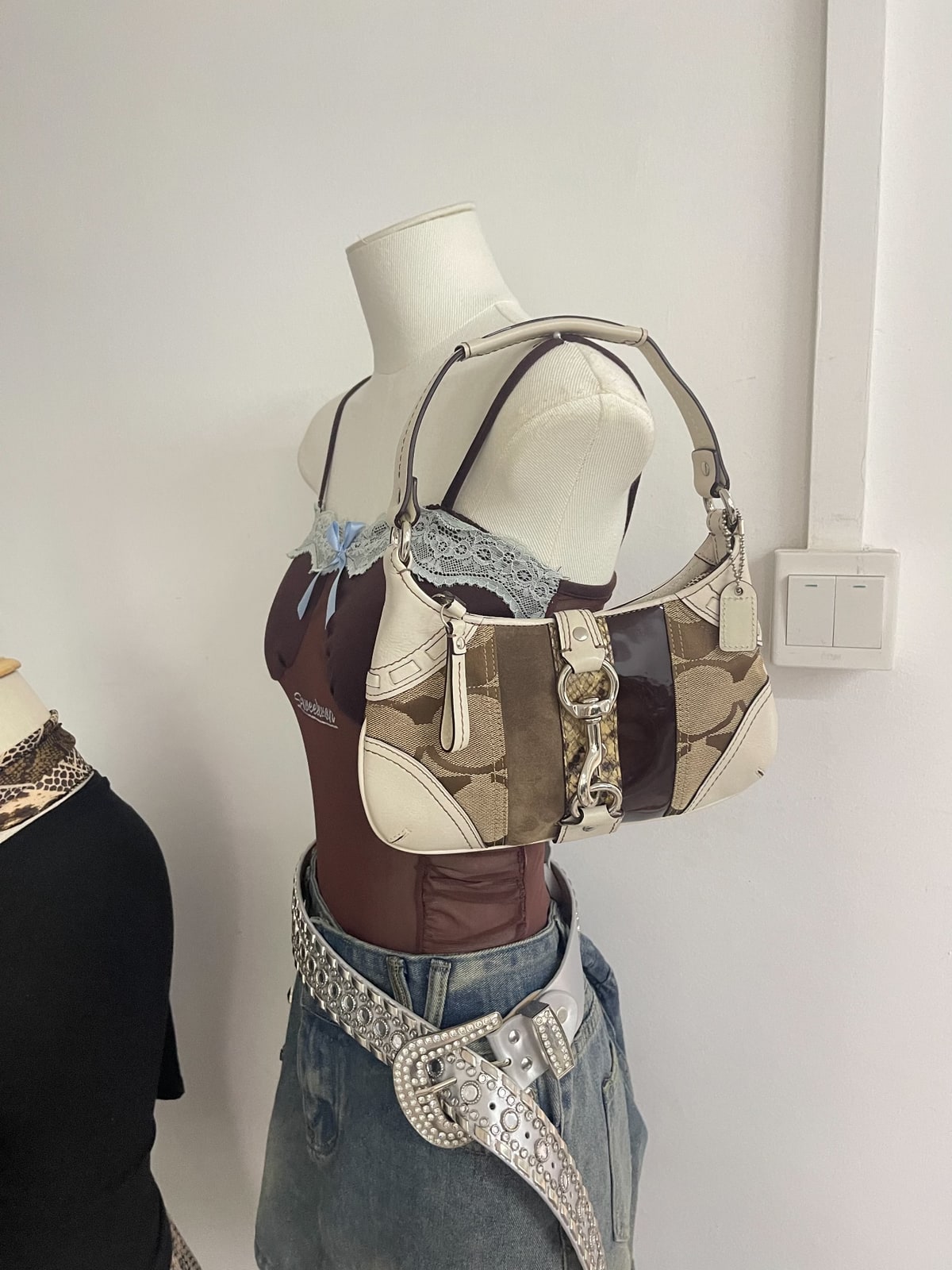 Vintage Coach Cream Snakeskin Hobo Bag 8