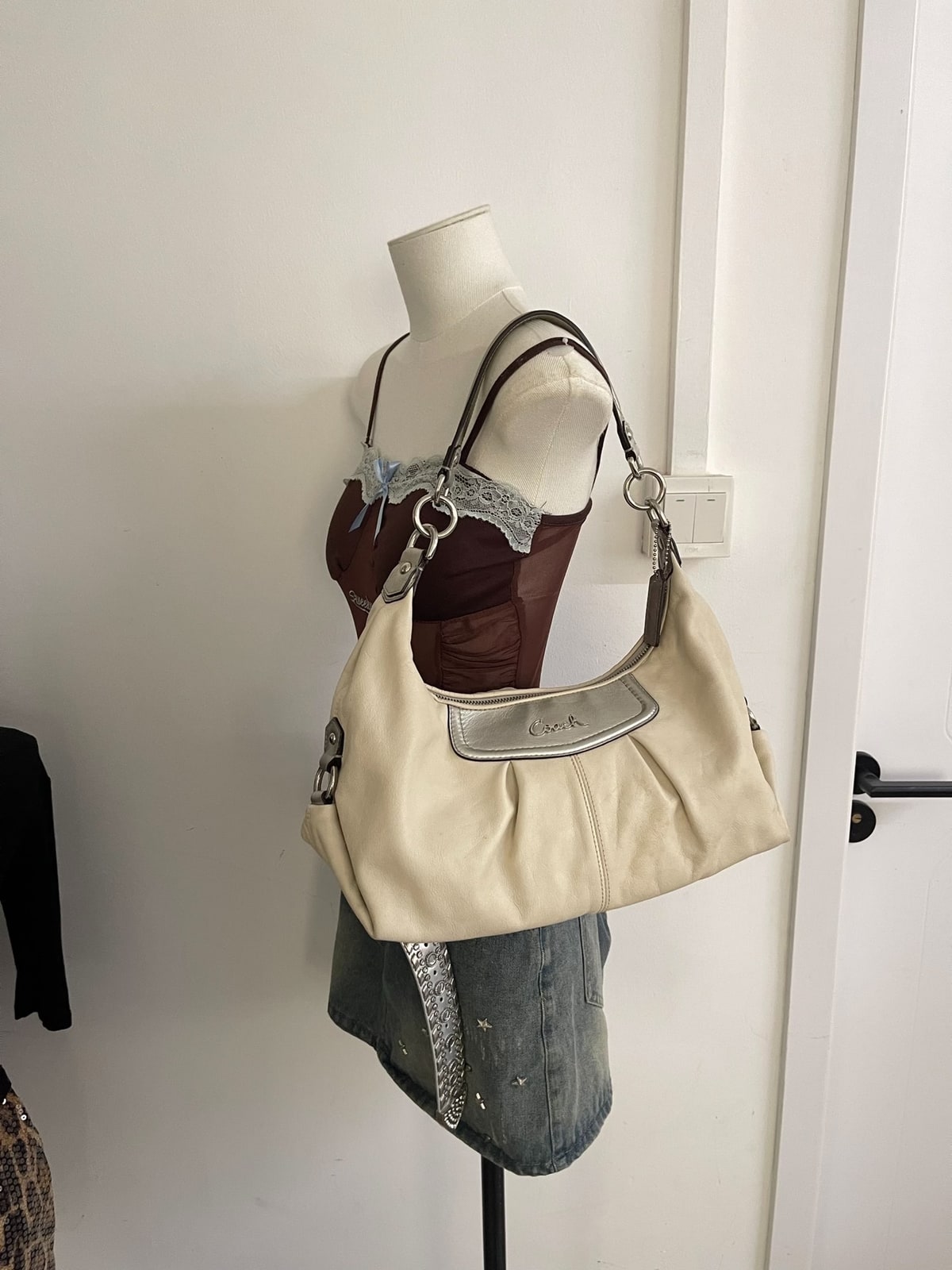 Vintage Coach Cream Leather Hobo Bag 6