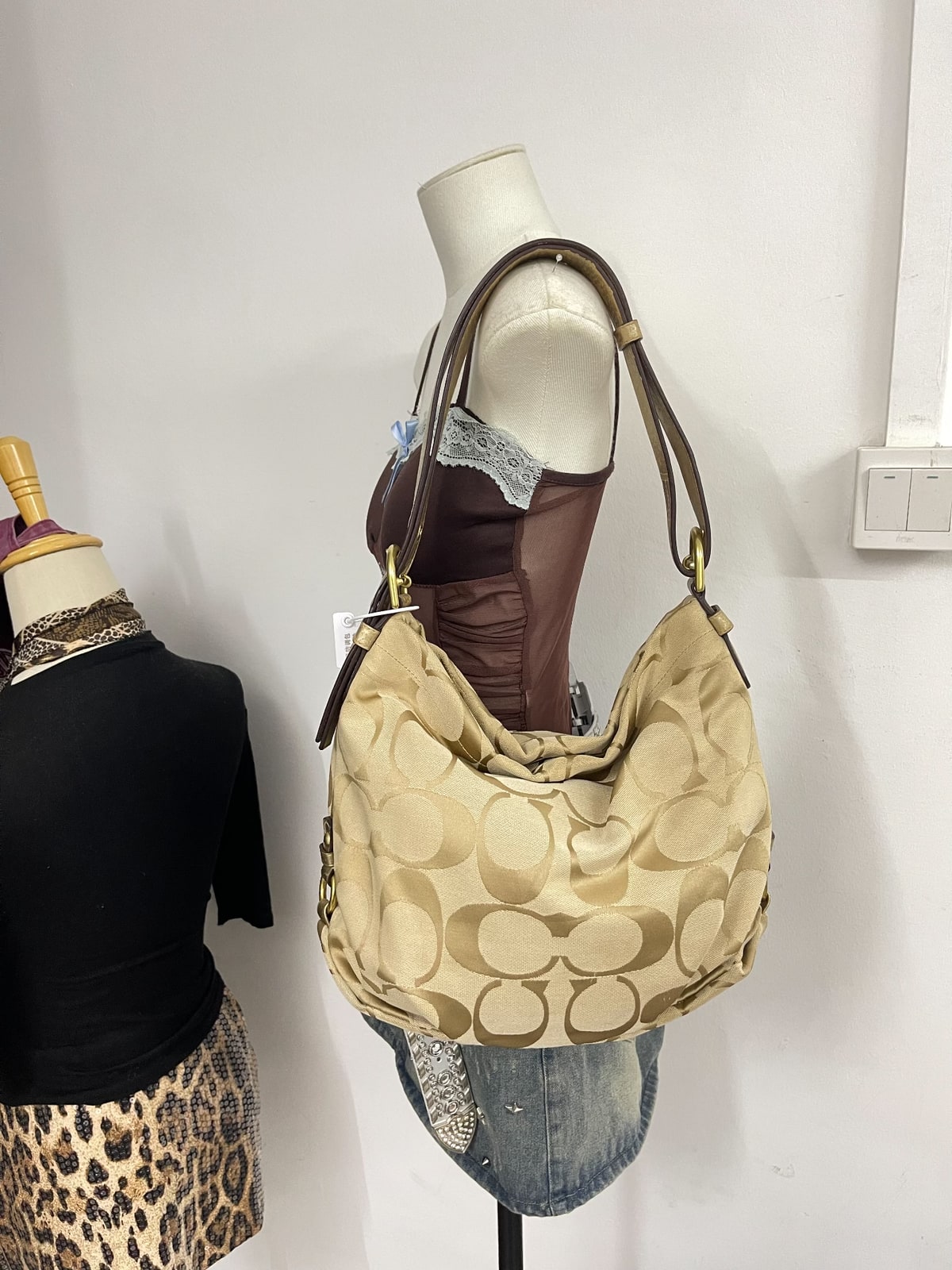 Vintage Coach Tan Signature Hobo Bag 5